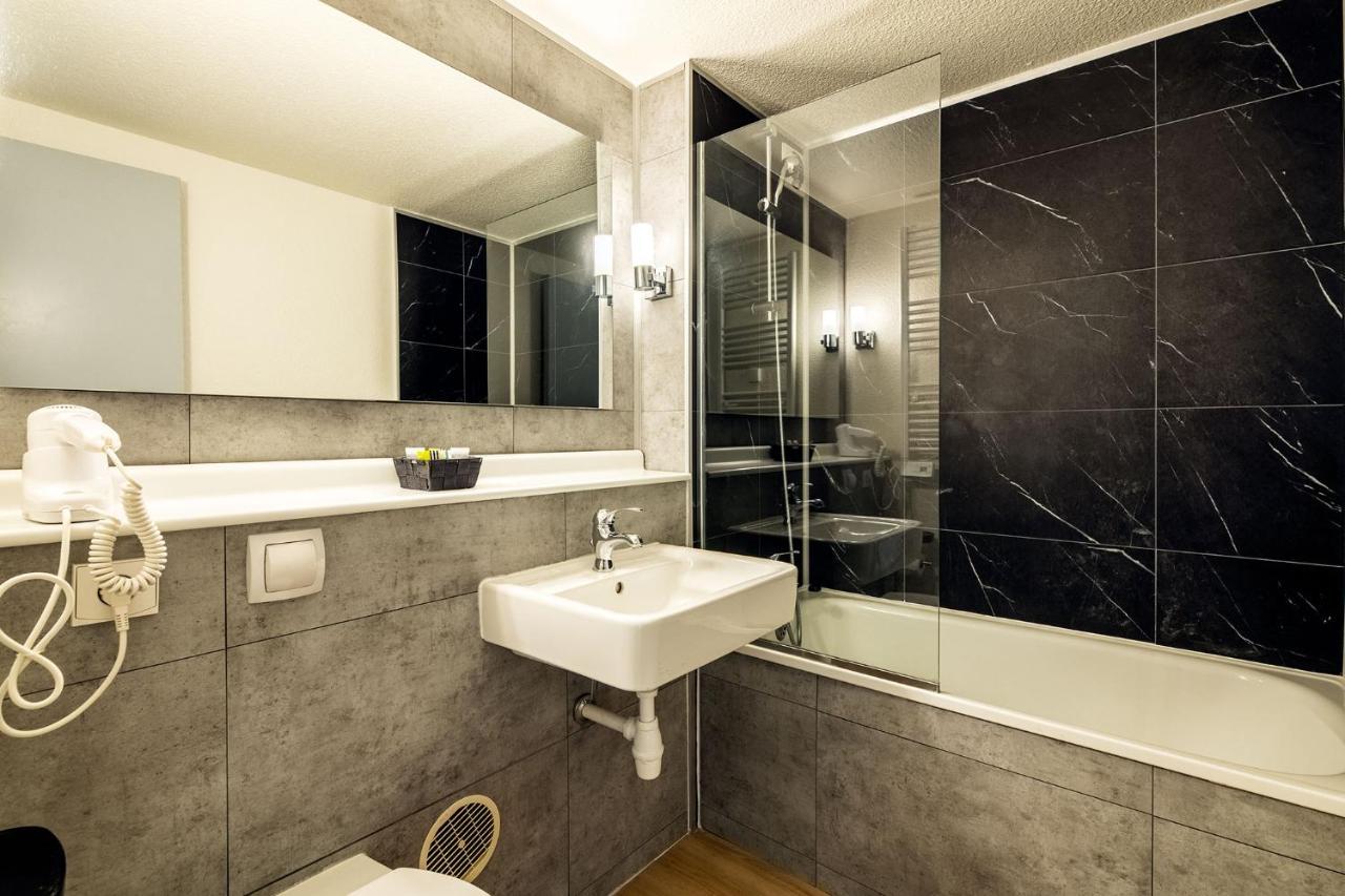 Hotel Le Cyrano Bergerac Ngoại thất bức ảnh