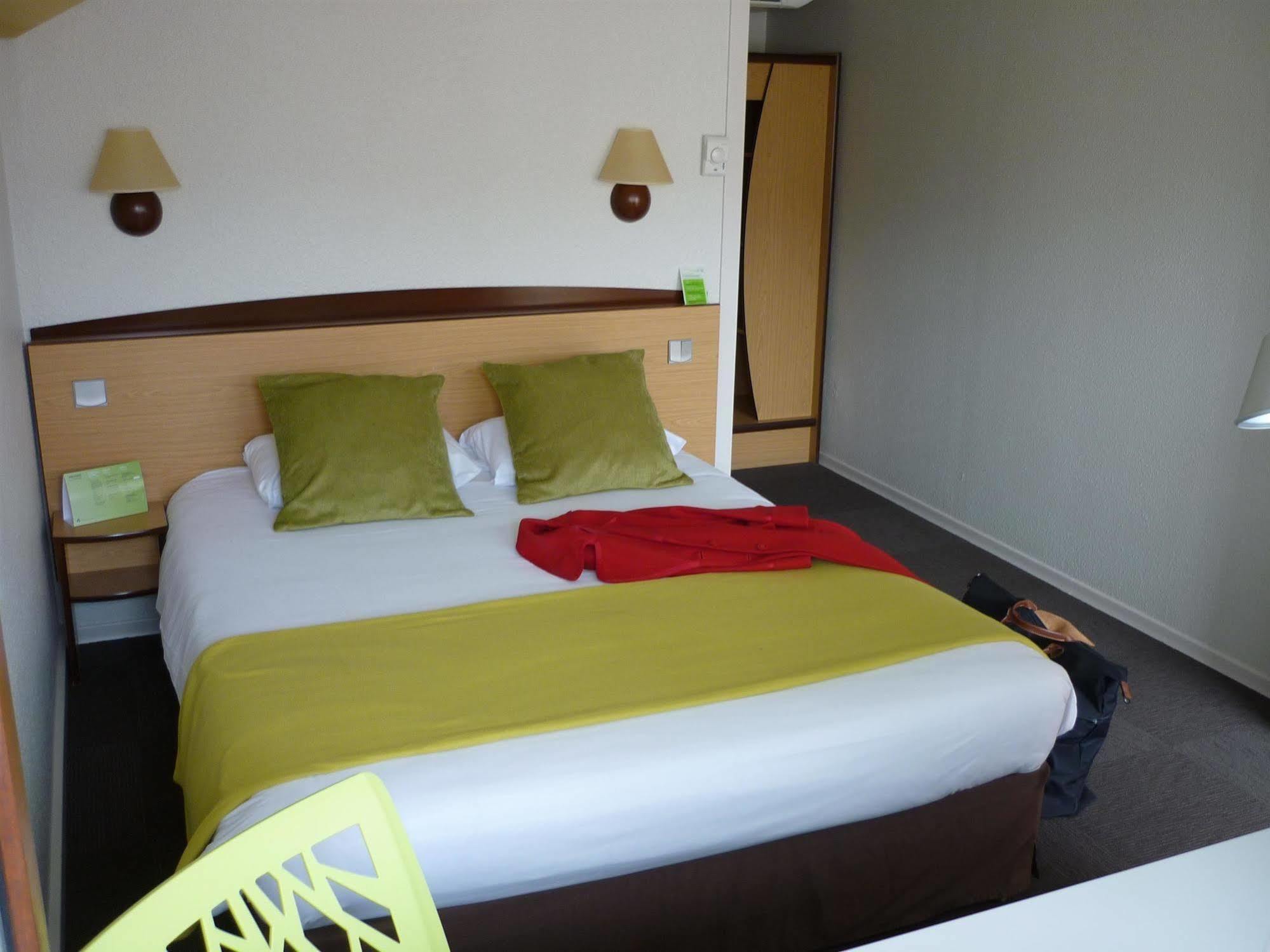 Hotel Le Cyrano Bergerac Ngoại thất bức ảnh